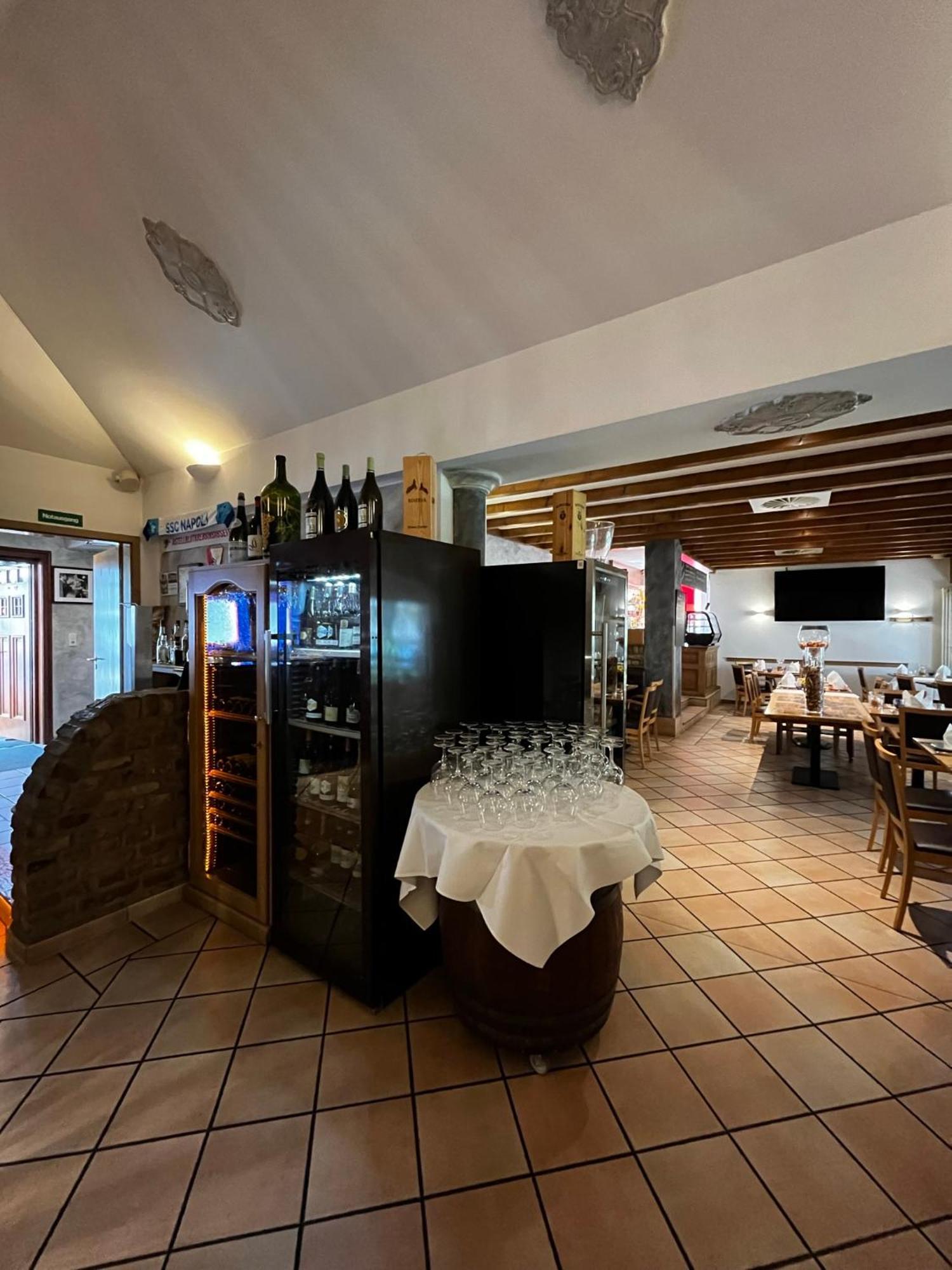 Osteria-Hotel-Centovini ケルン エクステリア 写真